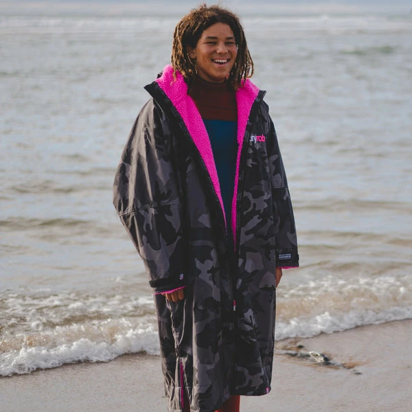 DRYROBE - Coat Long Sleeve Black Camo & Pink 8 DRYROBE - Coat Long Sleeve Black Camo & Pink - Image 6